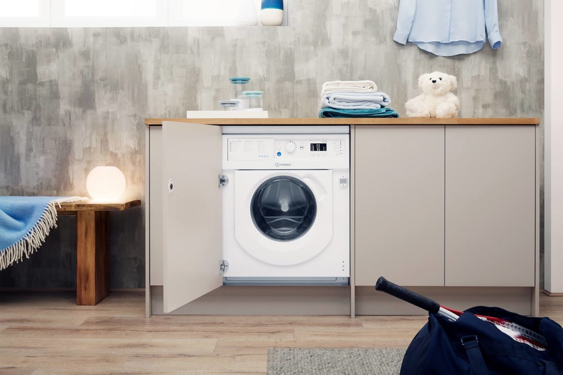 INDESIT BIWMIL71252UKN Built-in 7KG 1200 Spin washing machine