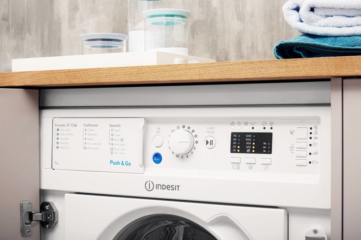 INDESIT BIWMIL71252UKN Built-in 7KG 1200 Spin washing machine