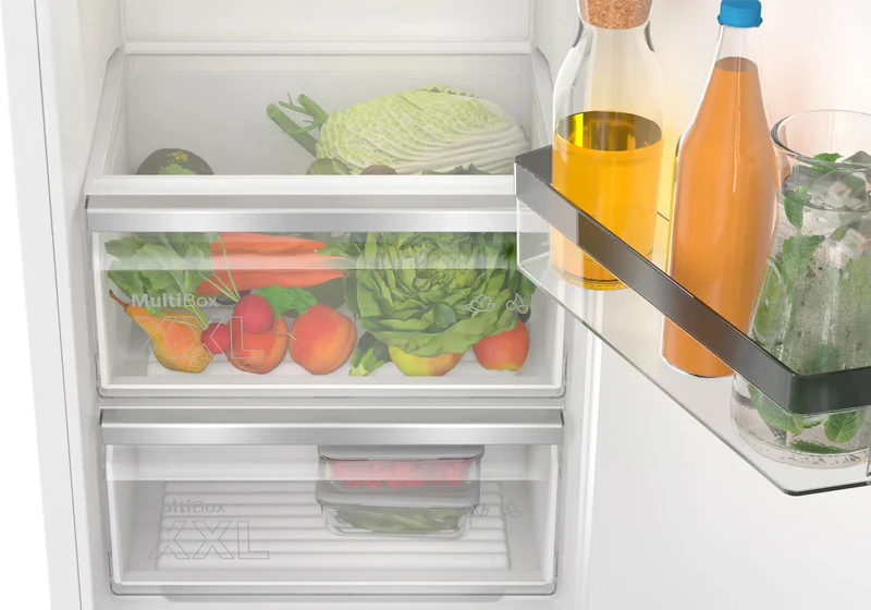 BOSCH KIR81VFE0G Tall Integrated larder fridge