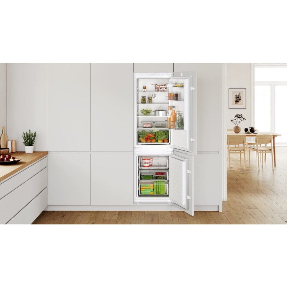 BOSCH KIN86NSE0G Built-in 60:40 frost-free fridge freezer
