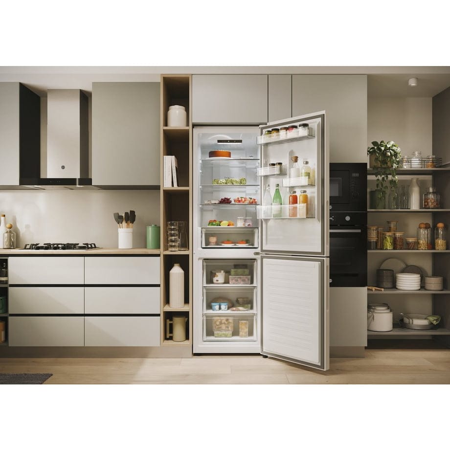 HOOVER HONCQ2T618EWKR Frost-free fridge freezer