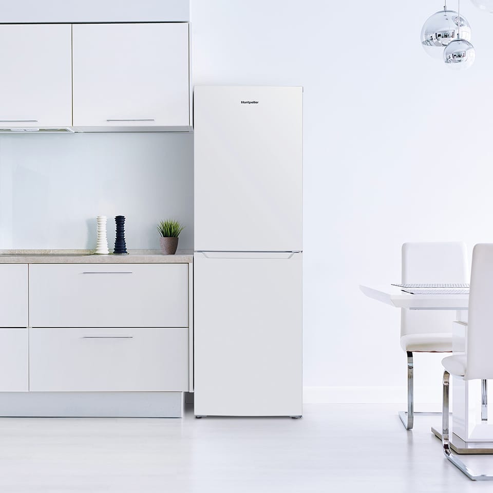 MONTPELLIER MNF167EW Frost-free fridge freezer
