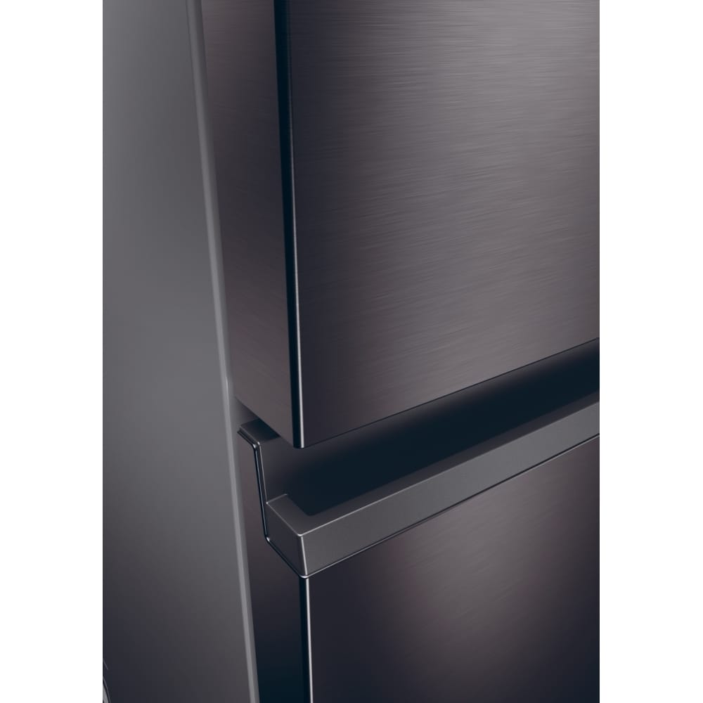 HAIER HTW5618EWMP Frost-free fridge freezer