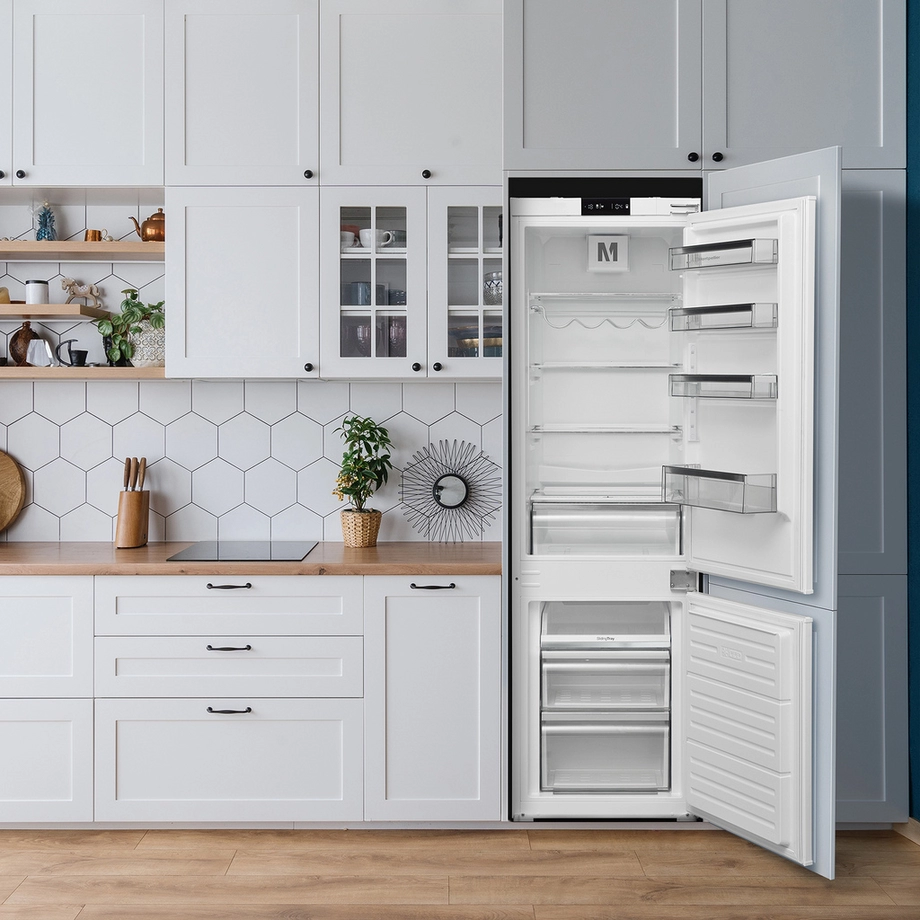 MONTPELLIER MIFF730FF Built-in 70:30 frost-free fridge freezer - Image 8